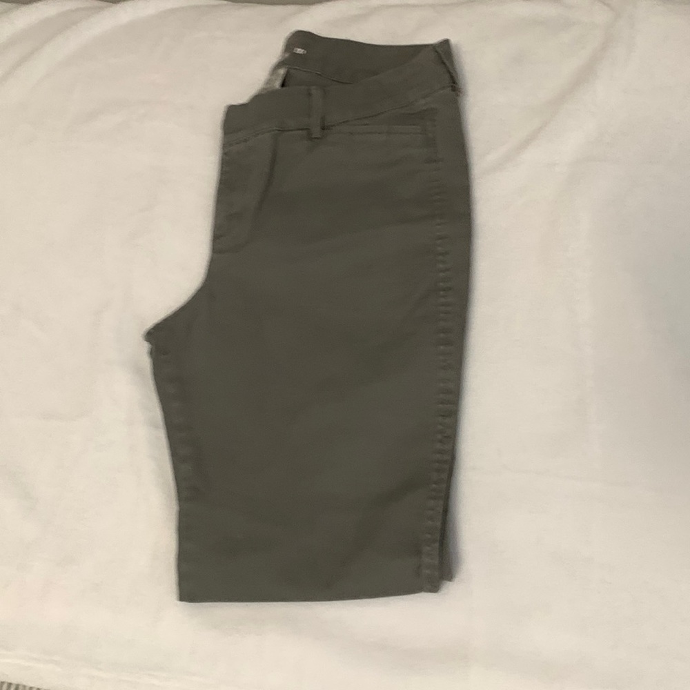 Old Navy Size 4 Gray Pixie Pants - image 1